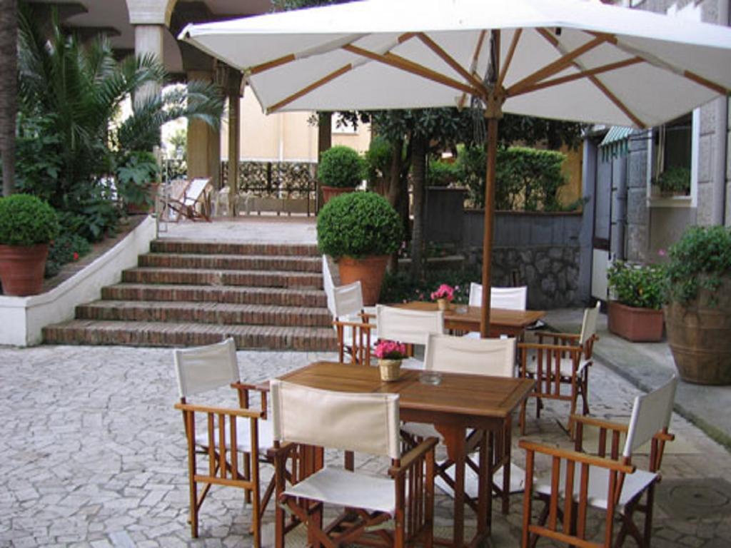 Hotel Victoria Maiorino Cava deʼ Tirreni Extérieur photo